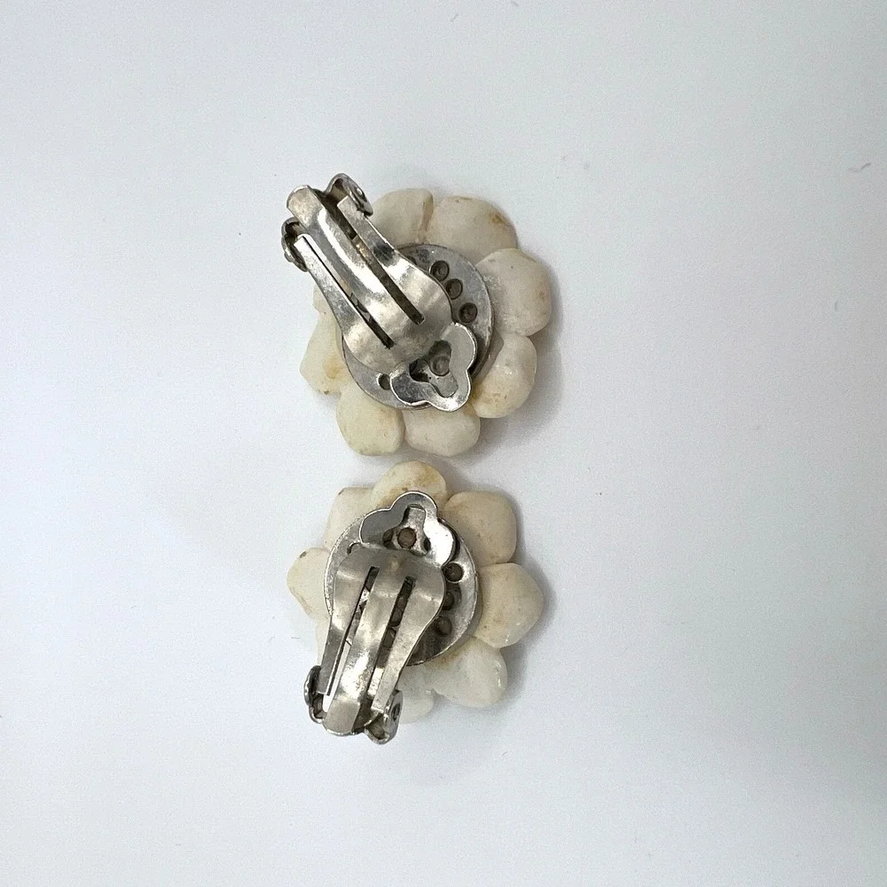 Vintage White Yellow Daisy Flower Clip On Earrings Mid Century Floral Jewelry